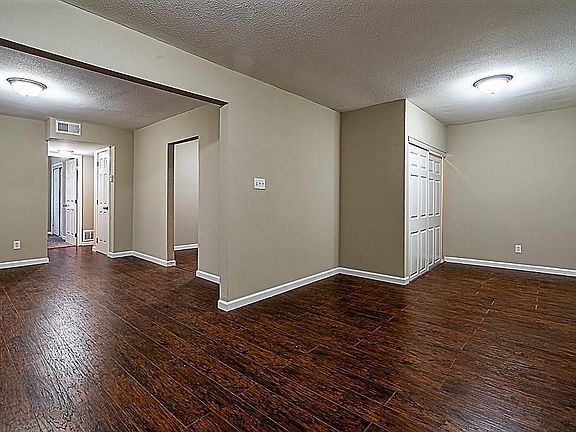 4th image of 1001 Trellis Way