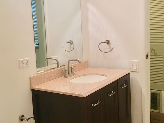 4th image of 549 W Dickens Ave #1