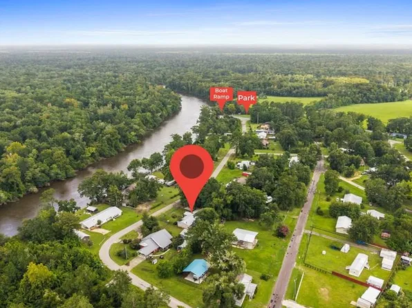 105 Riverview Dr, Wewahitchka, FL 32465