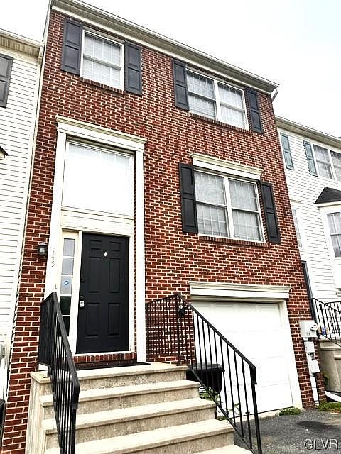1st image of 145 N Oak St