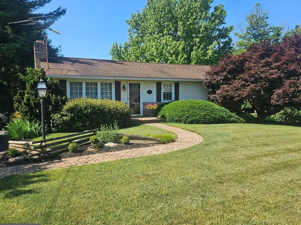 2381 Ridge Rd, Glenville, PA 17329