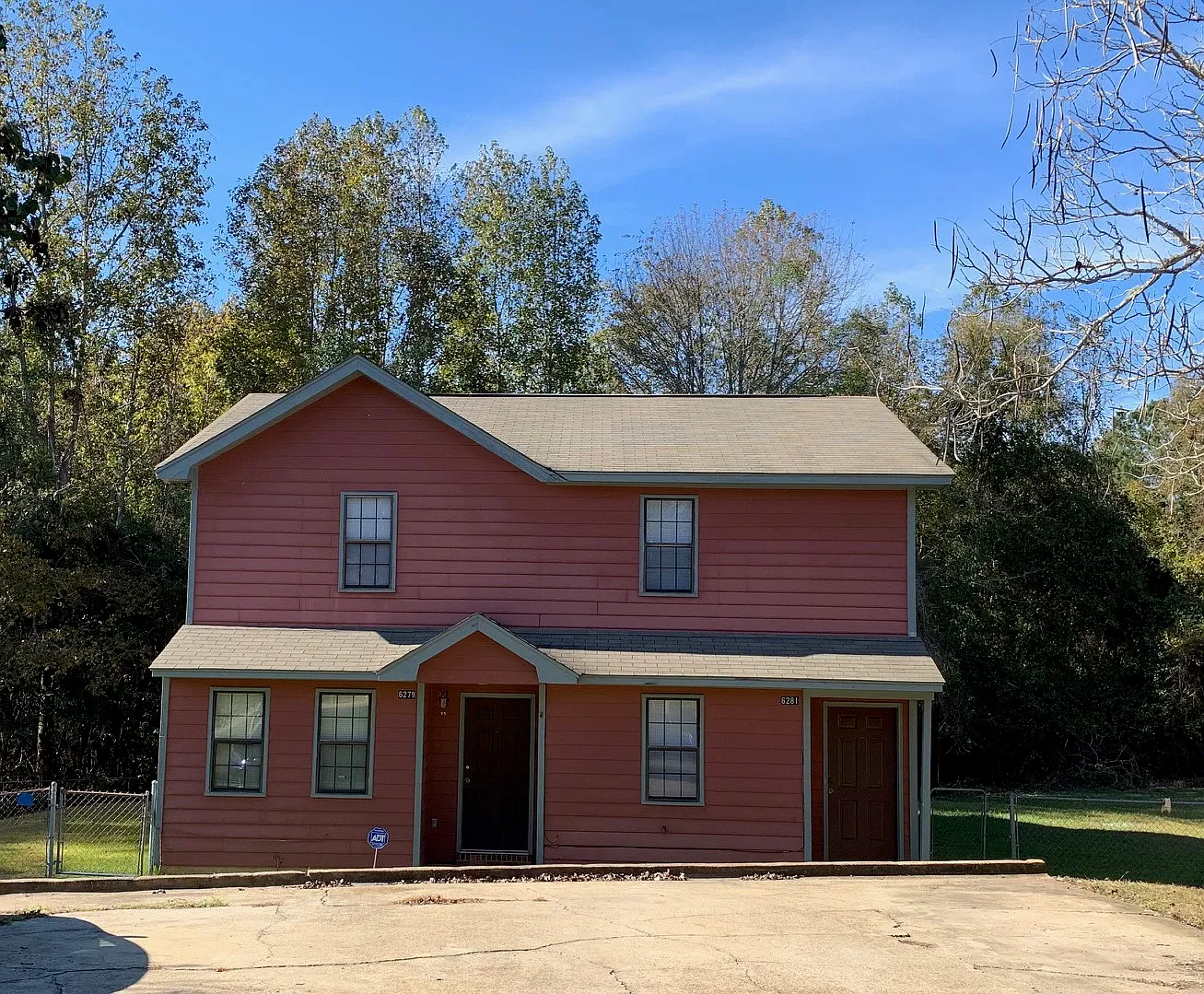2 bed, 1.5 bath, 997 sqft, $1,100 — Photo 1
