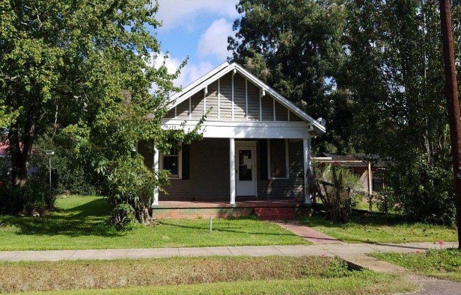 1st image of 1021 Sycamore St