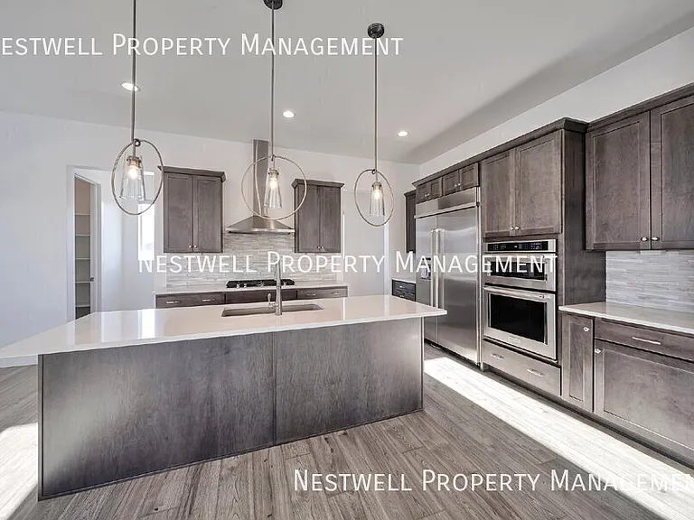 2346 E Snowy Peak Dr — Photo 6