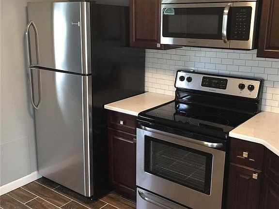 4th image of 47 Water Ln N