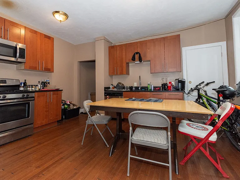 8 Glenville Ave #A — Photo 9