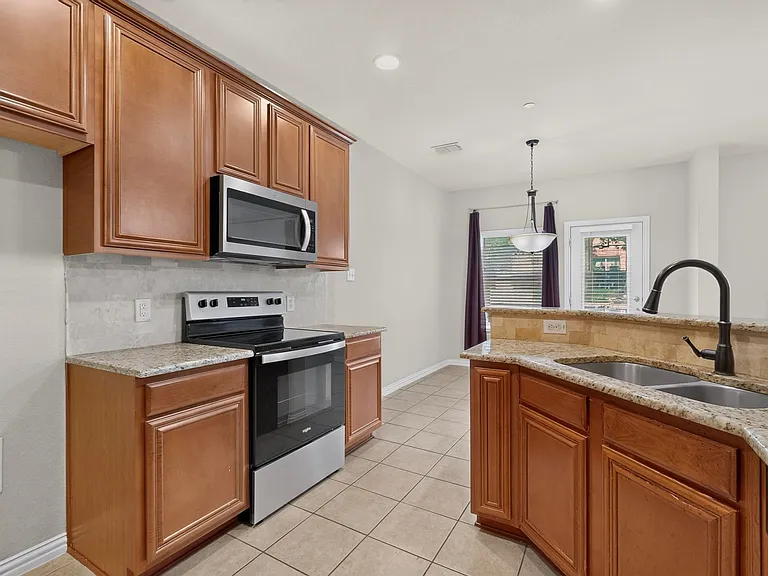 8712 San Bernard St — Photo 8