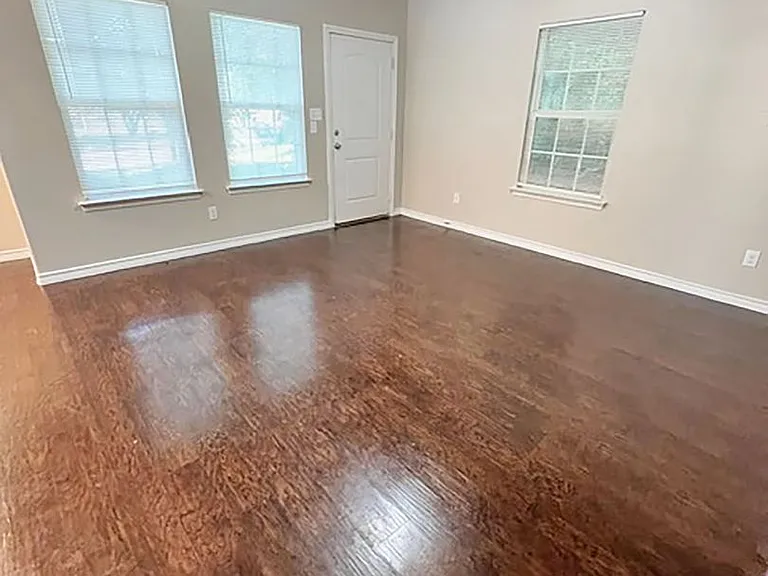 817 W Lamar St — Photo 6