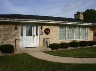 1613 Arden Pl, Joliet, IL 60435