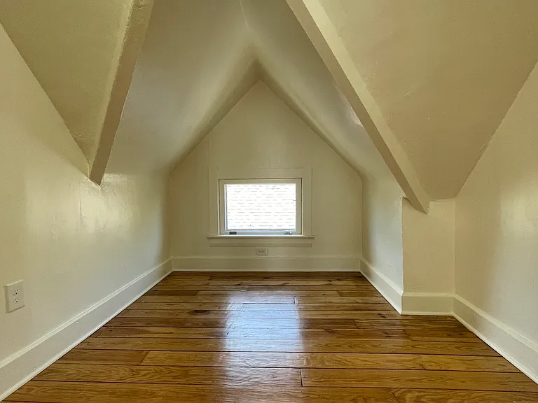 secondary bedroom / office (~9 feet x 7 feet)