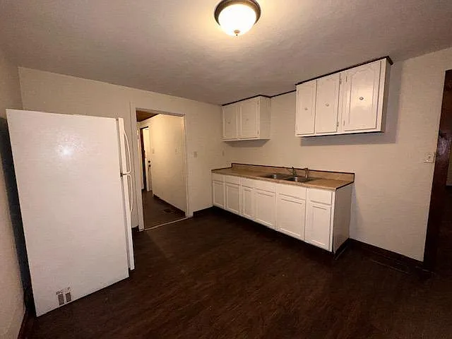1326 W 14th St — Photo 10