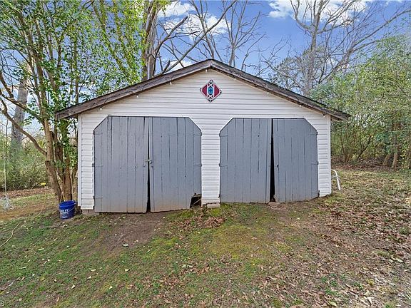 3rd image of 148 Newline Rd