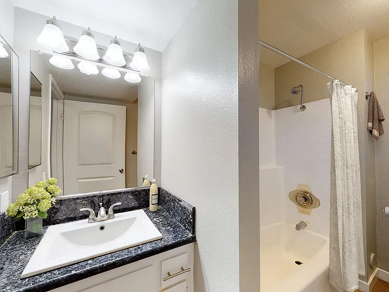 7227 Richfield Street Apartments — Photo 8