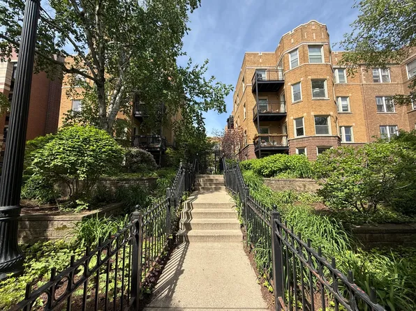 4722 N Beacon St APT 1E, Chicago, IL 60640