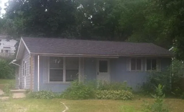 815 Gary St photo 1