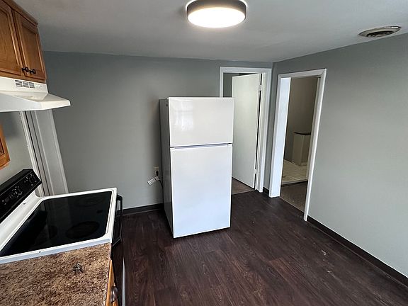 3rd image of 23-25 S Melcher St #4