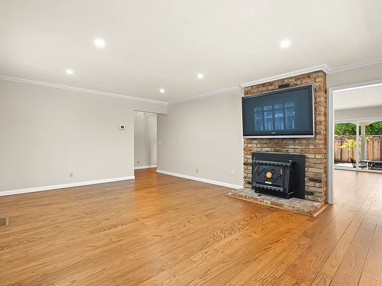 5525 Amby Dr — Photo 10