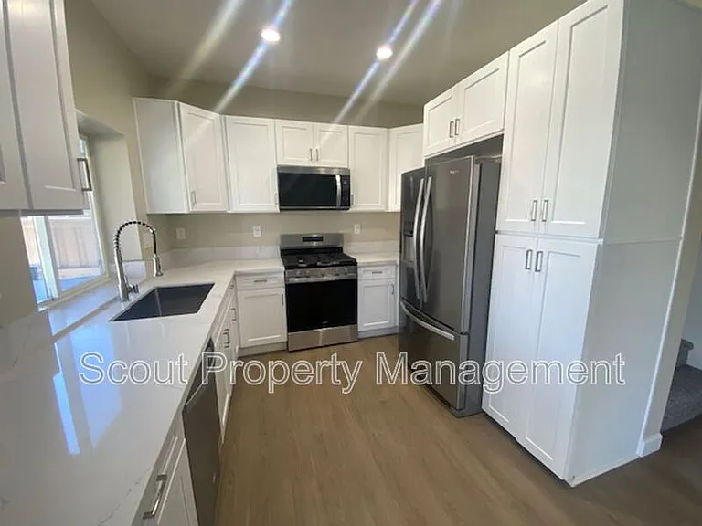 43174 Teramo St — Photo 7