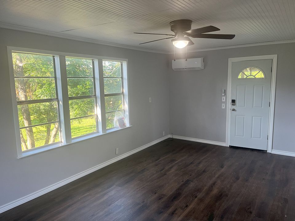 Living room / main entry