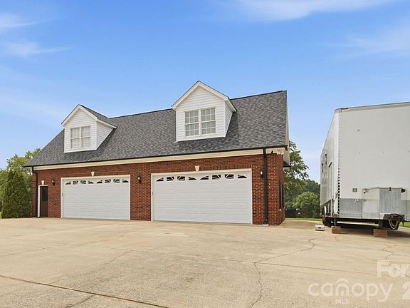 2nd image of 600 Ivah Lee Way