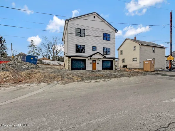 702 E Elm St, Scranton, PA 18505
