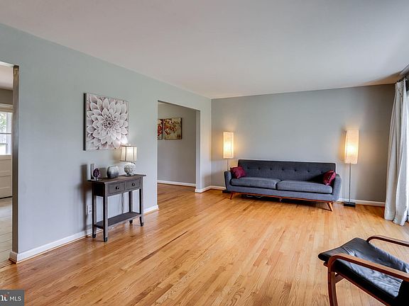 3rd image of 15620 Allnutt Ln