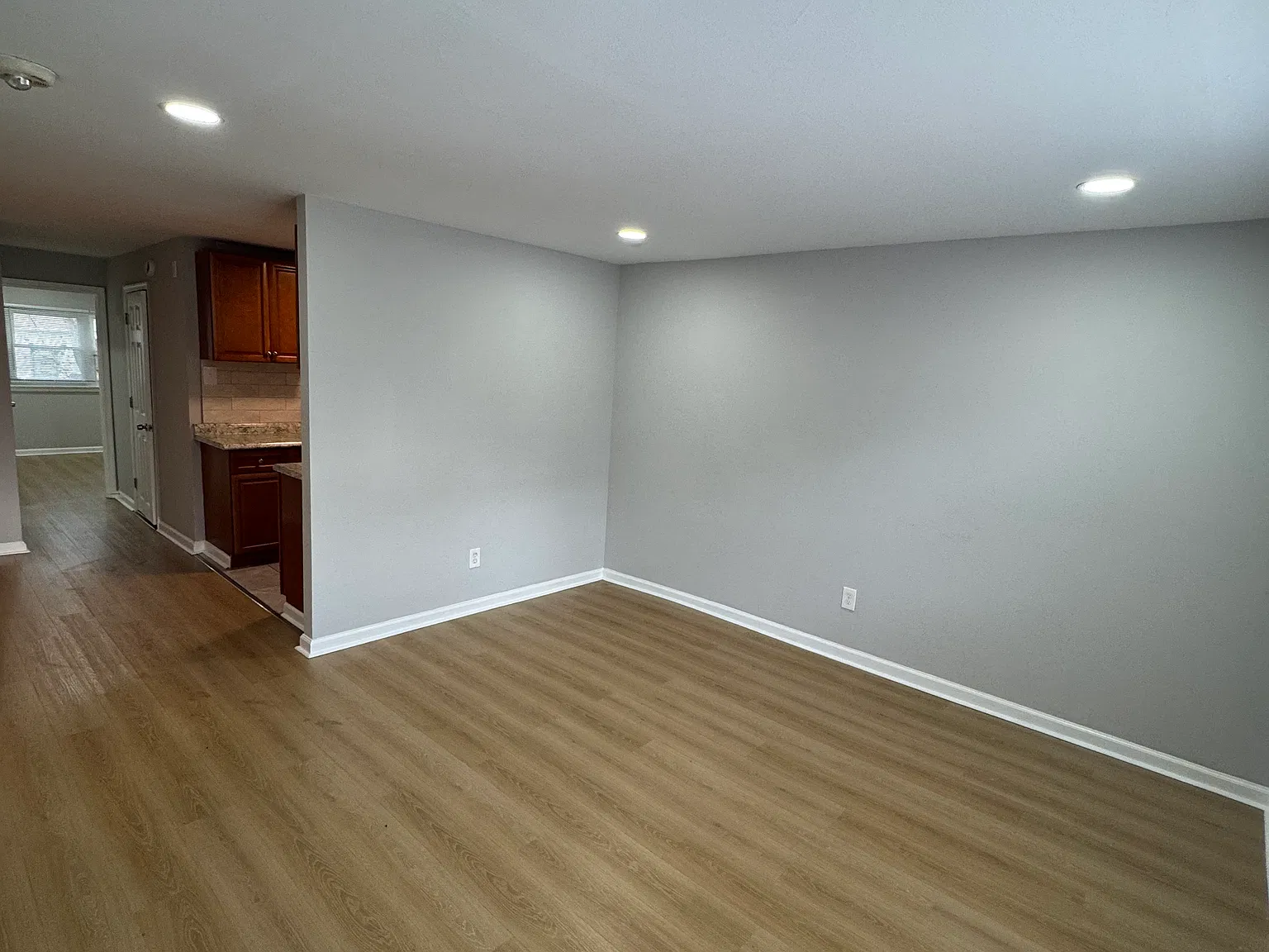 2 bed, 880 sqft, $1,650 — Photo 1