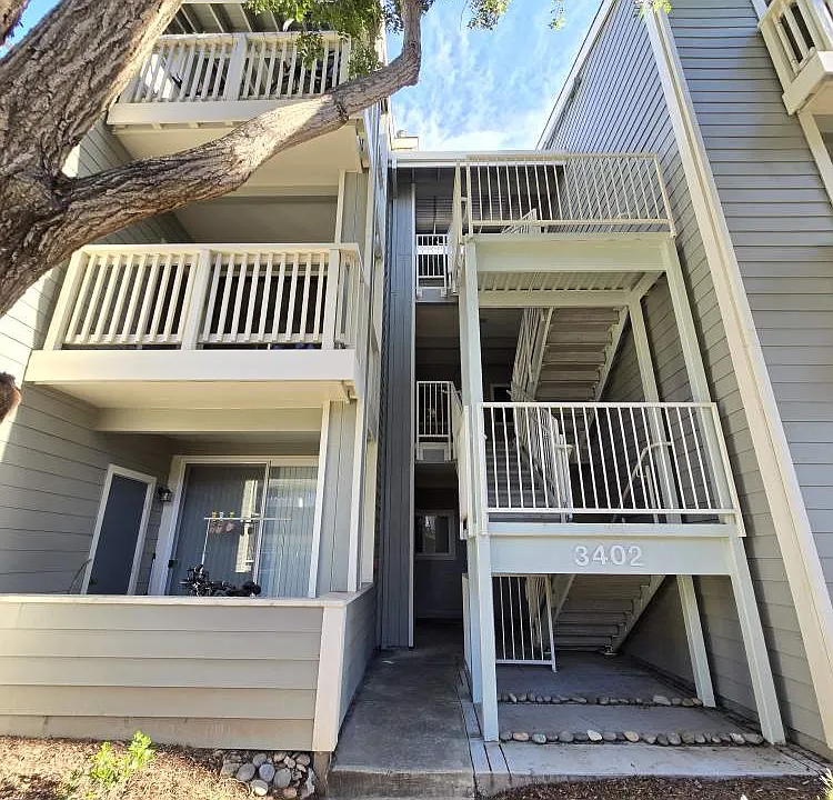 3402 Pinewood Ter #212