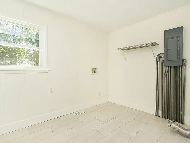 1705 Bennett Ave — Photo 18