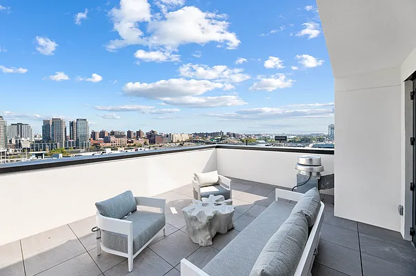 Rented by REAL New York | media 76