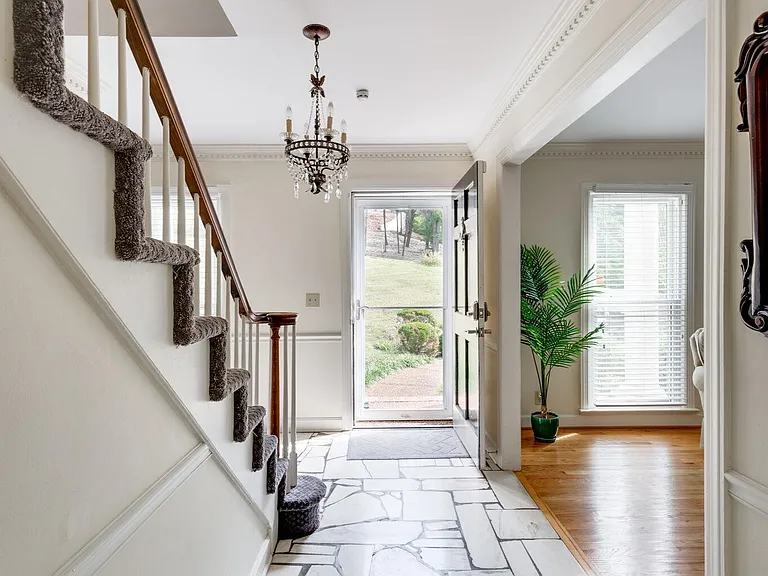 4625 Mountain View Dr — Photo 13