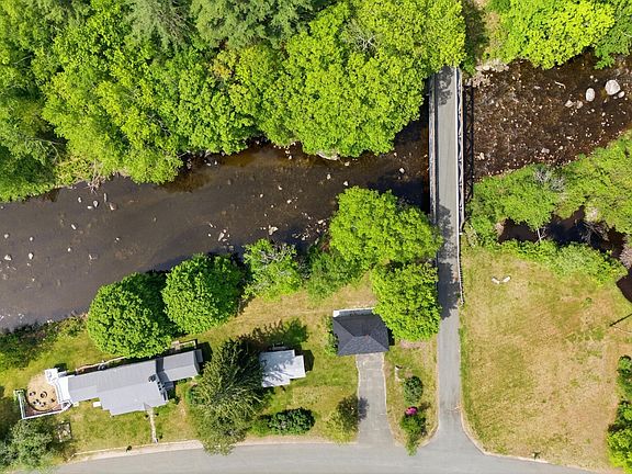 5th image of 14 Roosterville Rd
