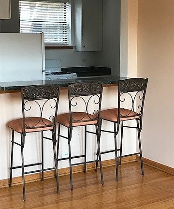 4th image of 2960 W Montrose Ave APT 3