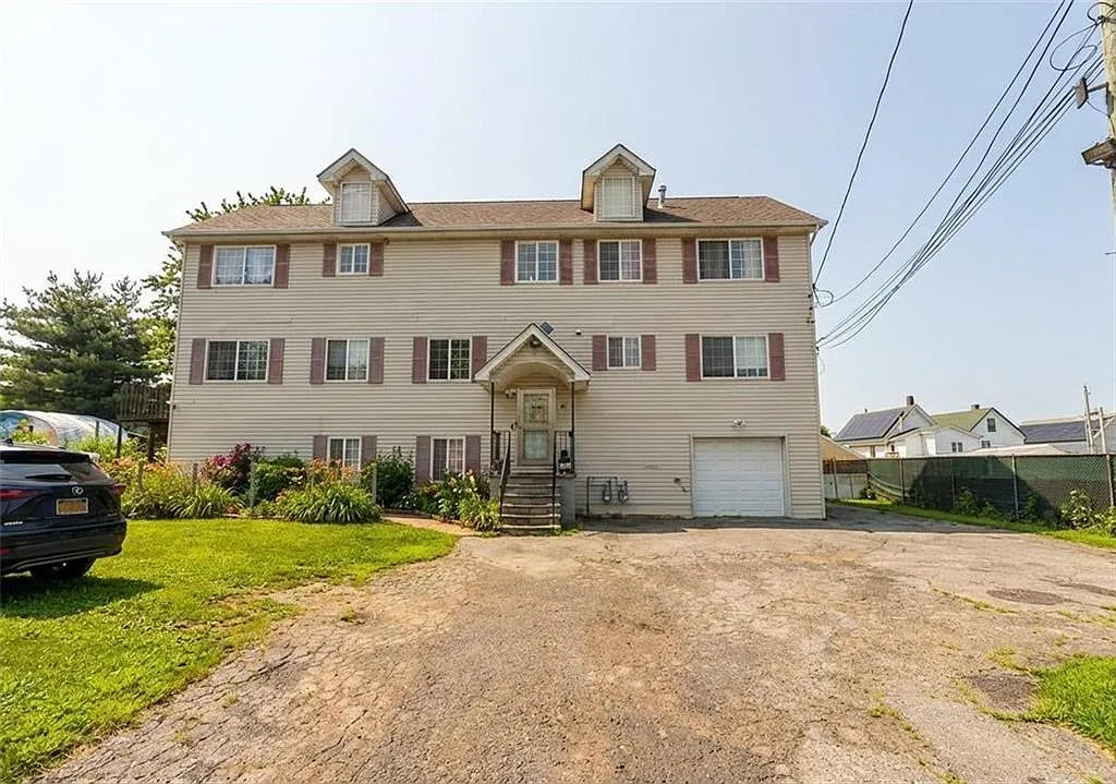 68 Van Pelt Ave photo 1