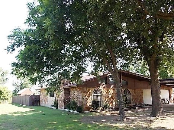 2nd image of 4608 Francis Ct