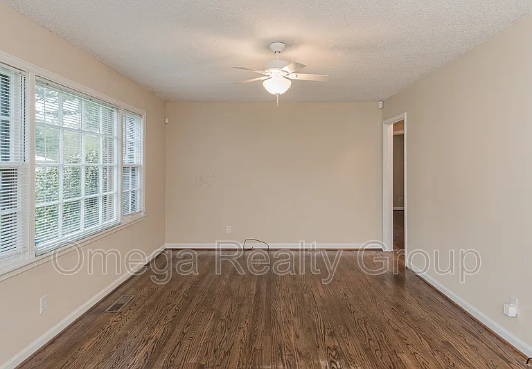 525 Annie Laura Dr — Photo 8