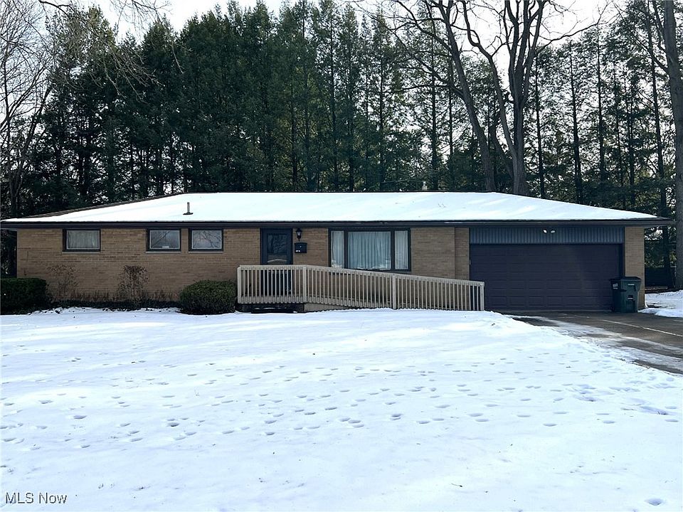 1st image of 3576 Donegal Dr NE