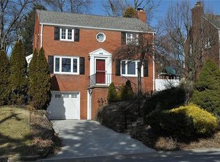 449 Old Farm Rd, Mt Lebanon, PA 15228