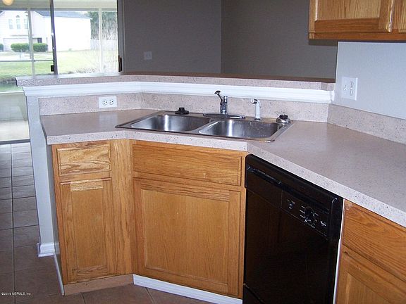 3rd image of 8480 Oak Crossing Dr W
