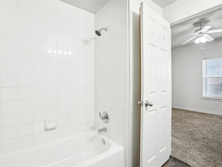 Stone Creek Apartments — Photo 12