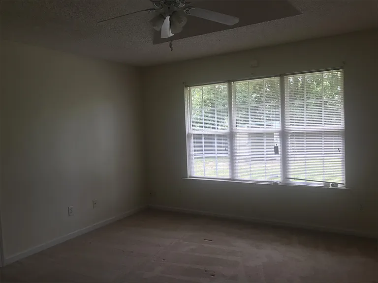 271 Bobbie St — Photo 3