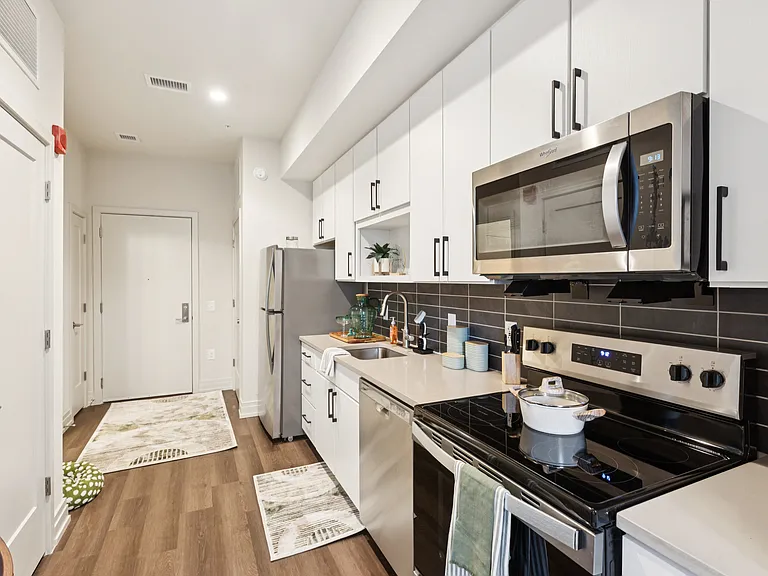 Park Morton Apartments — Photo 17