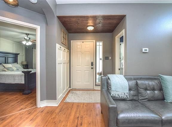 5th image of 2220 Bluffstone Dr