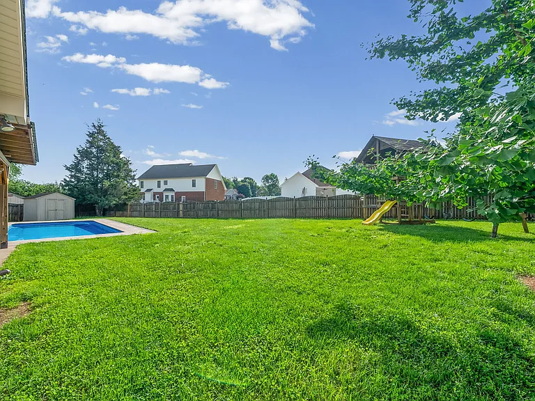 405 Tranquill Ln — Photo 37