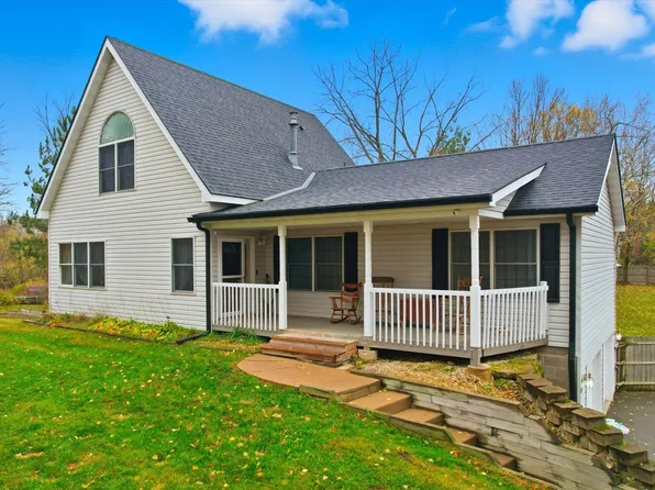 33814 Walbo Dr NW, Cambridge, MN 55008