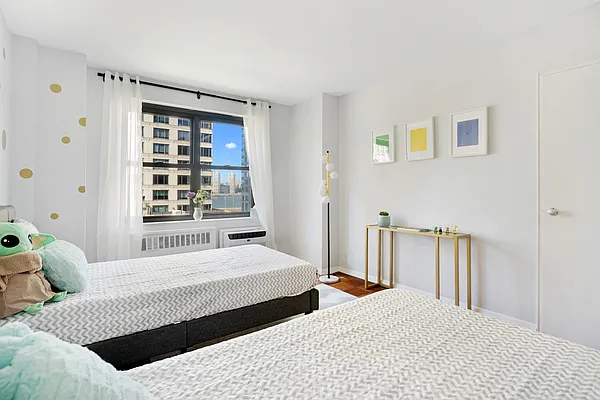 Sold by Compass | media 8