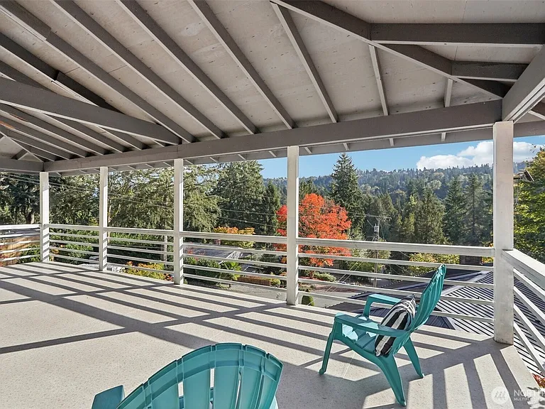 spacious balcony