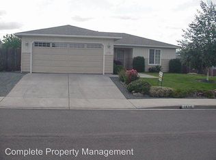 1536 Clearsprings Dr, Medford, OR 97501