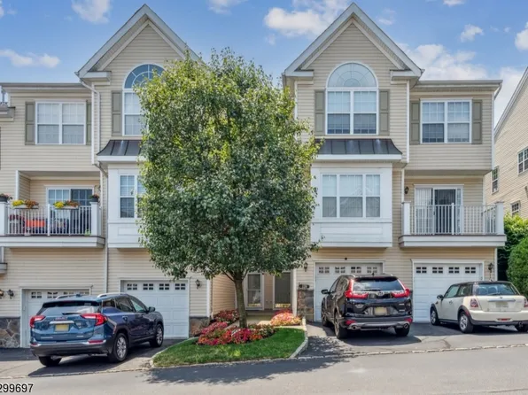 127 Mountainside Dr, Pompton Lakes Boro, NJ 07442