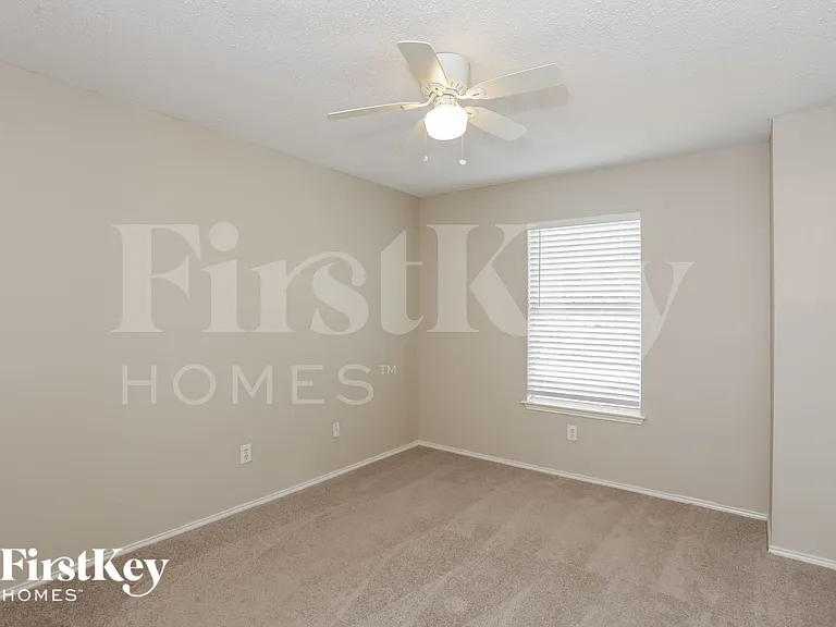 1146 Finch Cir — Photo 13